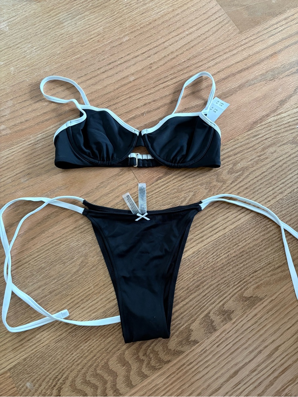 Black and White Contrast Underwire Bikini Set